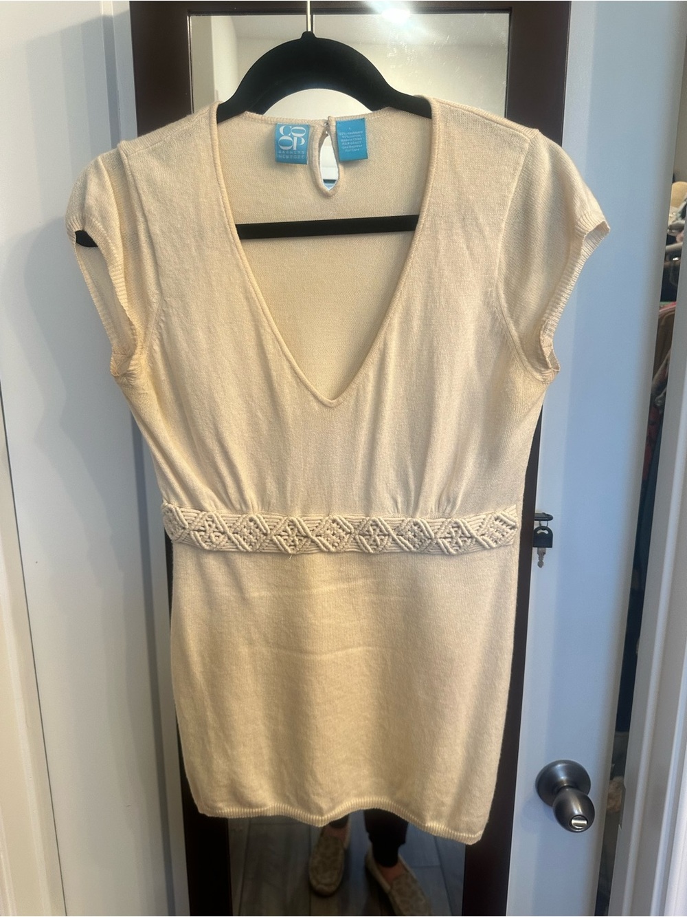 Barneys New York CO-OP Cream Knit V-Neck Cap Sleeve Top